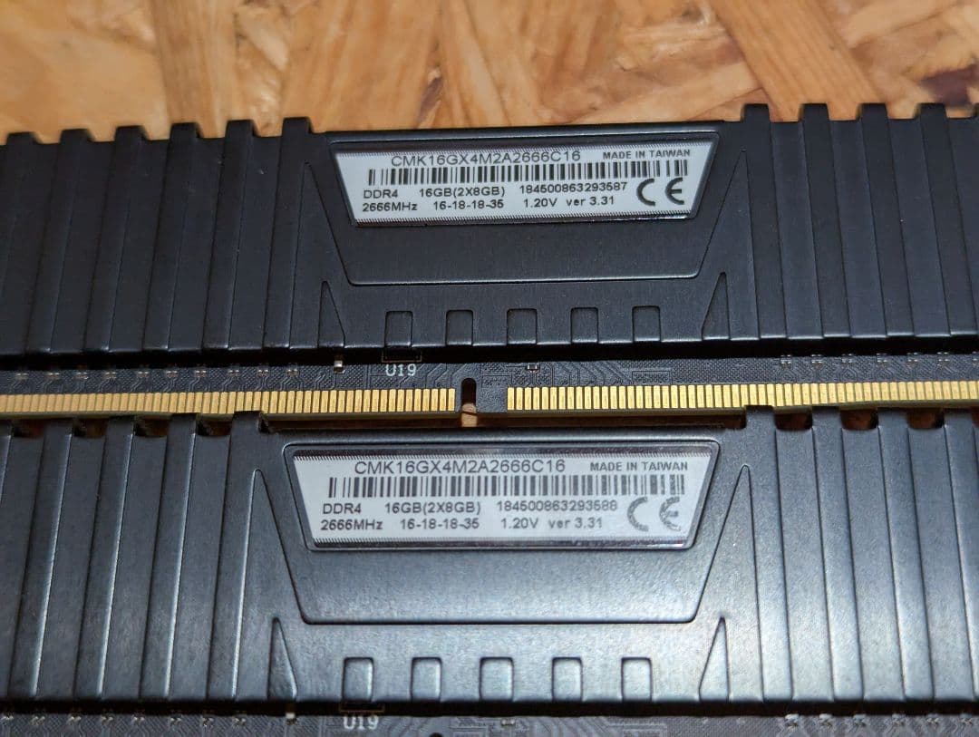 CORSAIR vengeanceDDR4 16GB(8GB×2)2666MHz