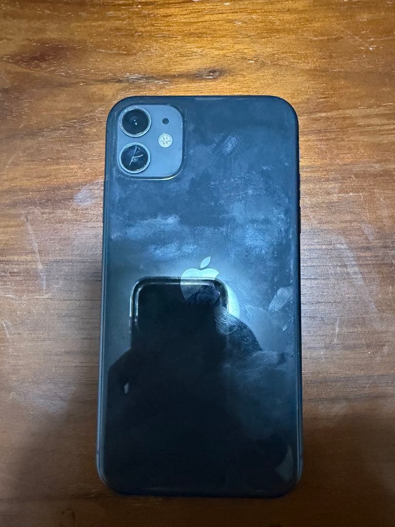 Apple iPhone 11 ブラック 本体 ひび割れあり