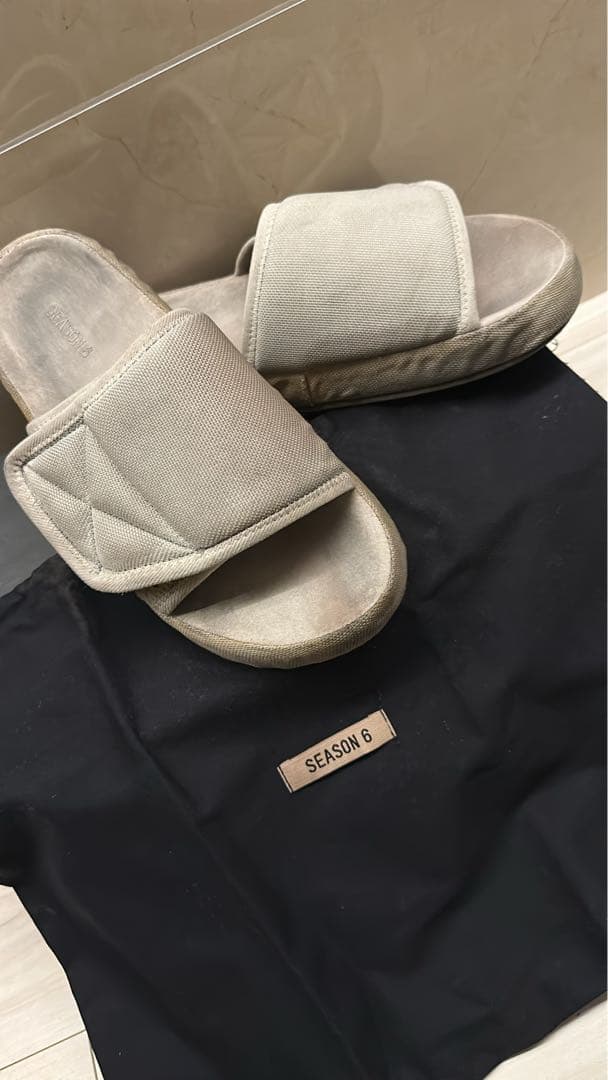 YEEZYSEASON6サンダルGRAPHITE NYLON SLIPPER43