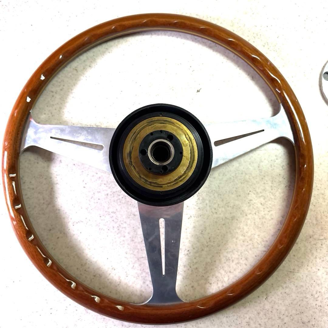 ナルディ　ウッドステアリング15インチ（38.5㎝）
