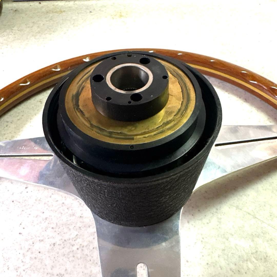 ナルディ　ウッドステアリング15インチ（38.5㎝）