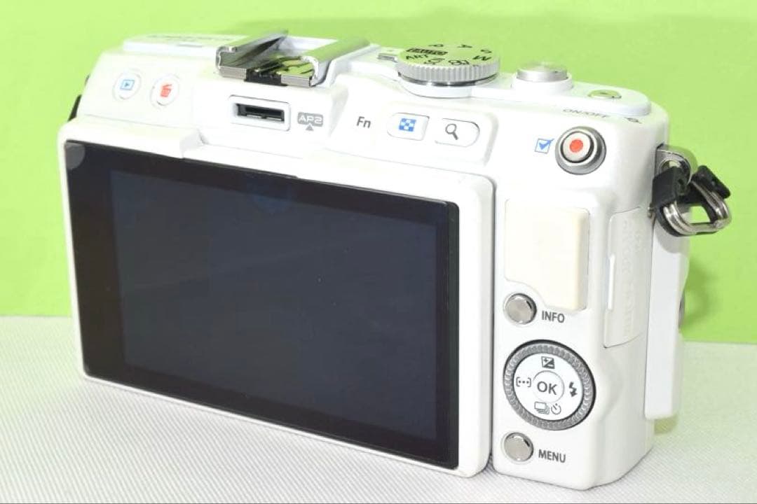 OLYMPUS E-PL6 ☆送料無料☆