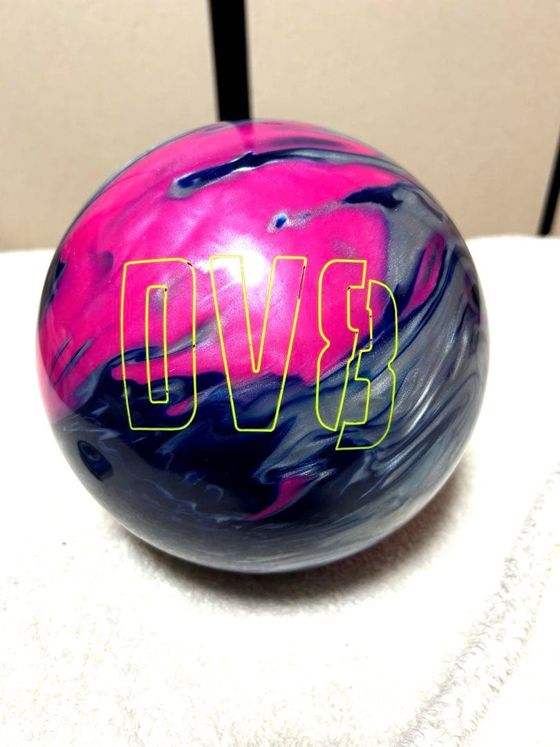 DV8 Violent Collision ボウリングボール