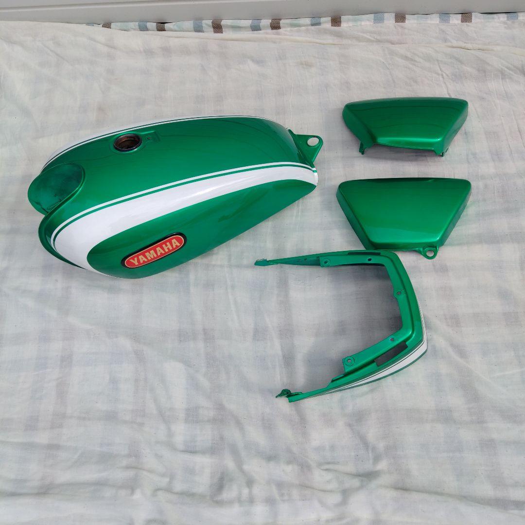 SR400 SR500 タンク　サイドカバー　シートカウル