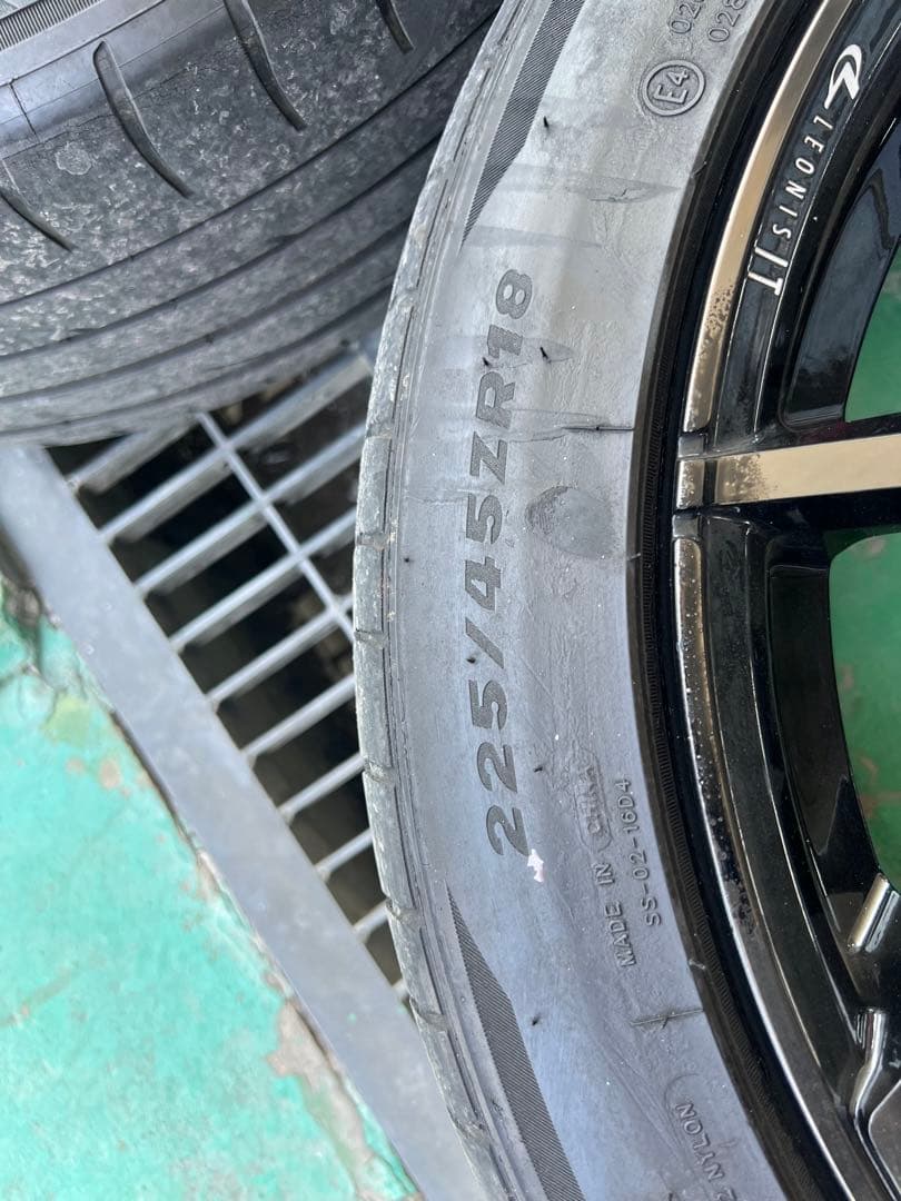 タイヤ・ホイール Leonis 18inch 8.5 114.3