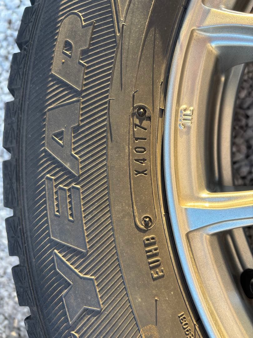 30系アルファード　スタッドレスタイヤ　215/65 16