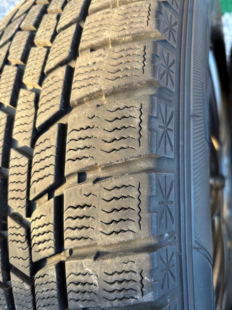 30系アルファード　スタッドレスタイヤ　215/65 16