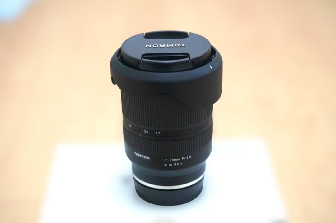 TAMRON 広角レンズ レンズフード付き F/2.8 17-28mm