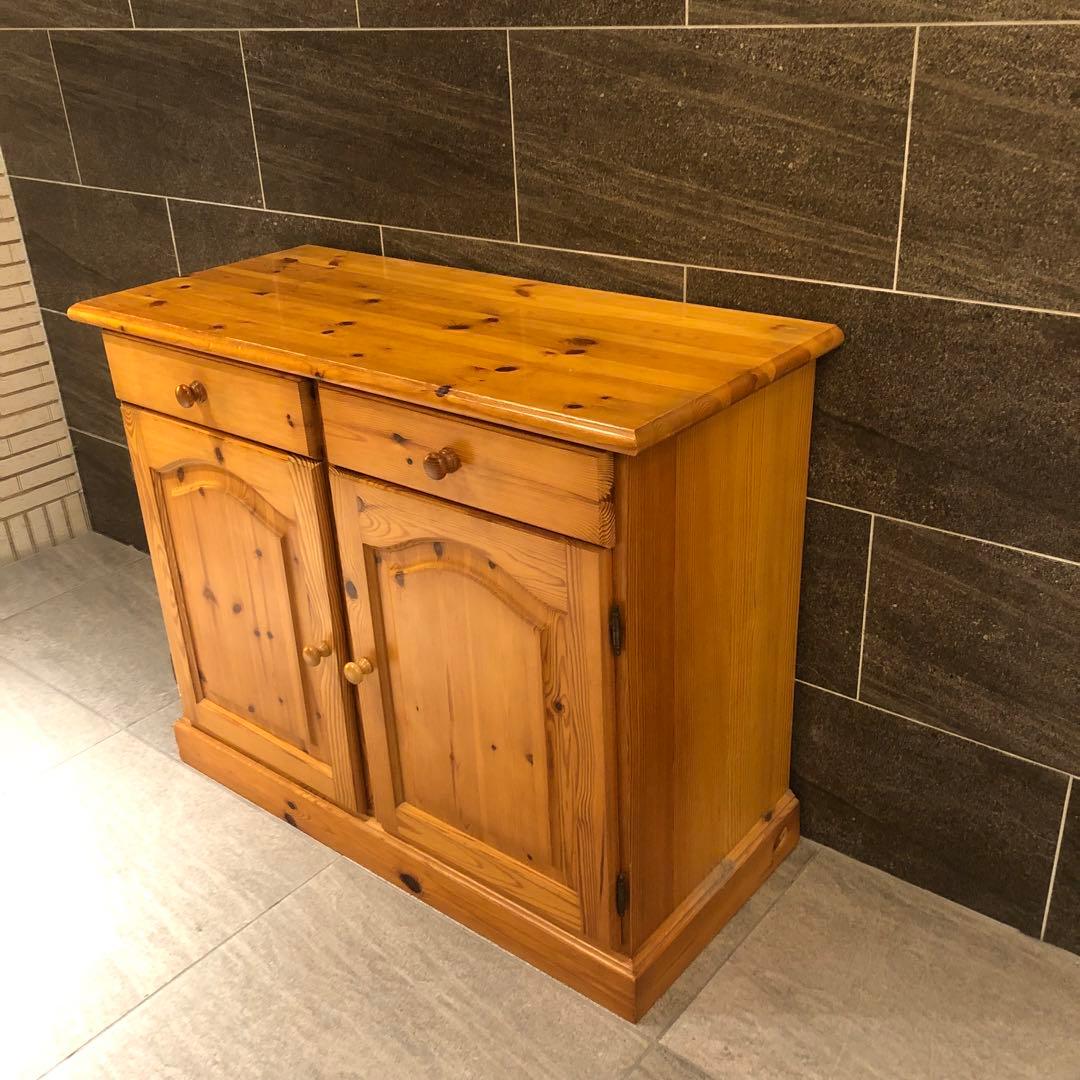 Alex　パイン無垢材　天然木　ナチュラルウッド カントリー風キャビネット