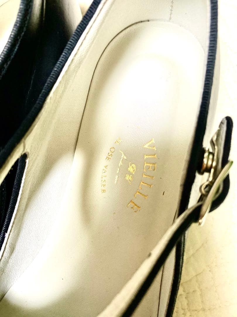 VIEILLE ブラックレザー ストラップシューズ