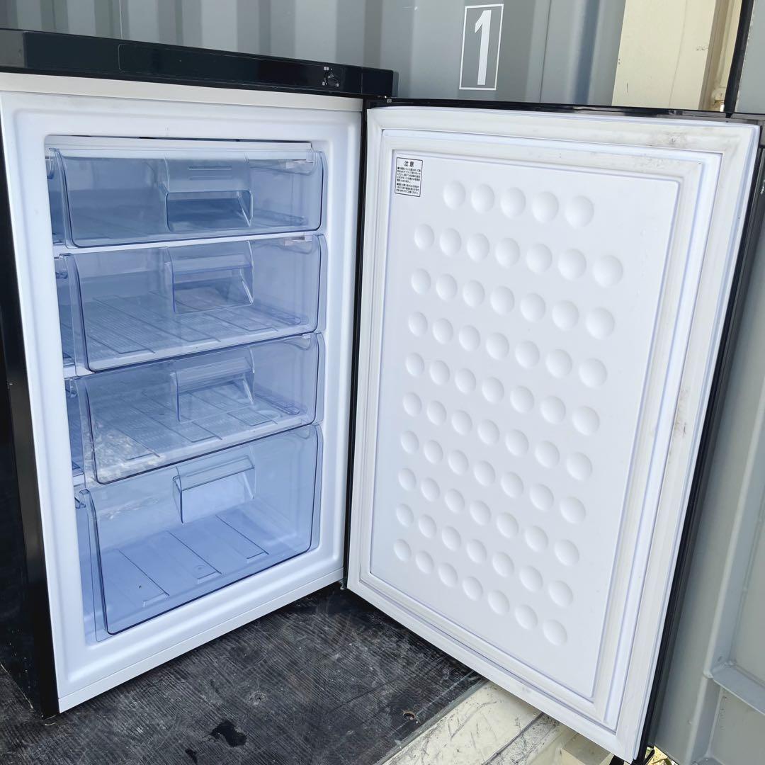 89取付無料！アイリスオーヤマスタイリッシュブラック4段トレー付き冷凍庫✨