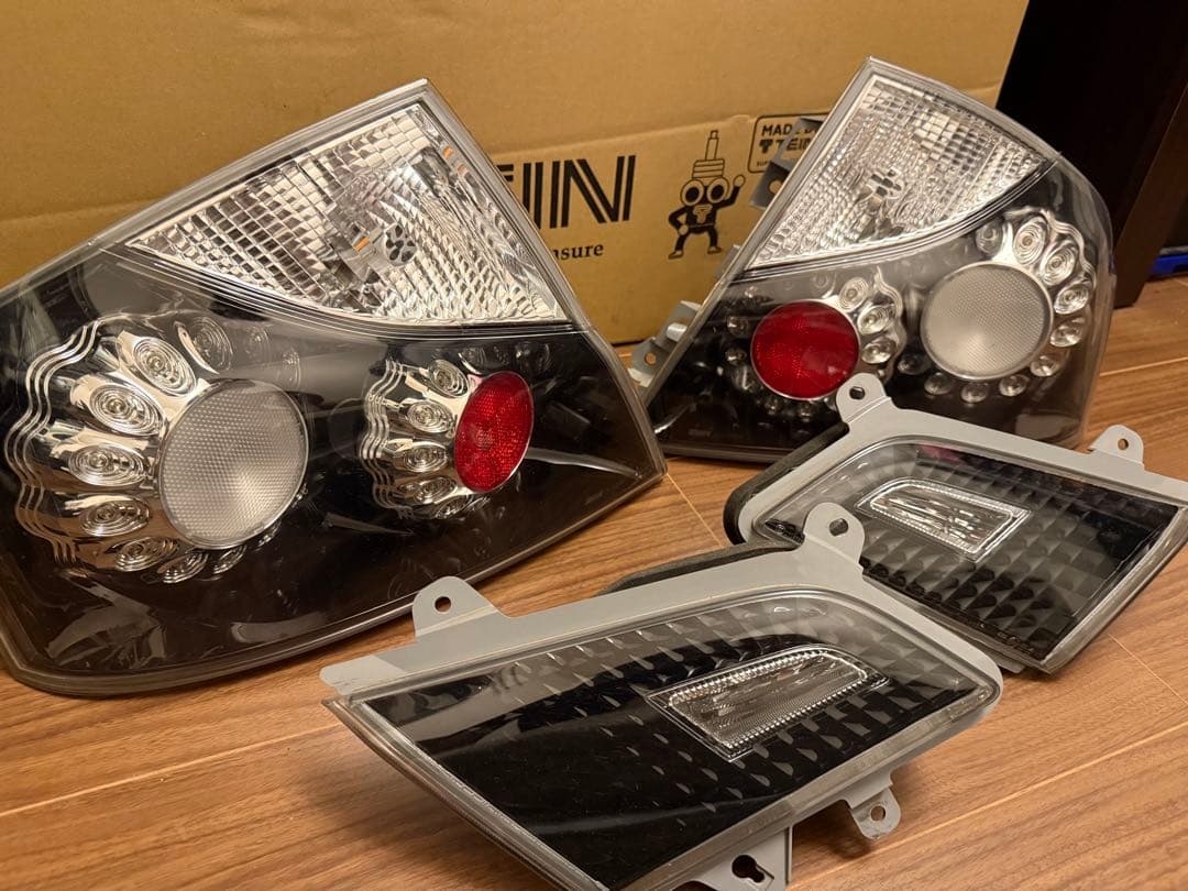 Y50フーガ　テールランプ クリア