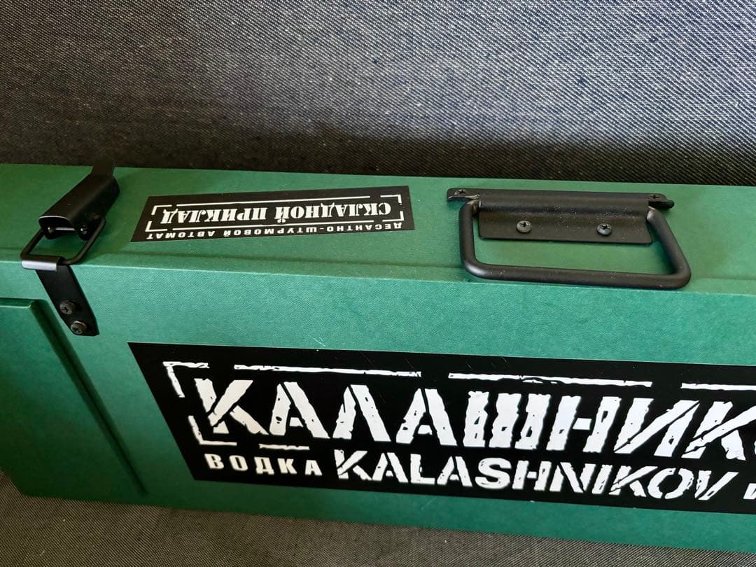 LADOGA ラドガ　カラシニコフ ウォッカ　空き瓶　専用木箱付き