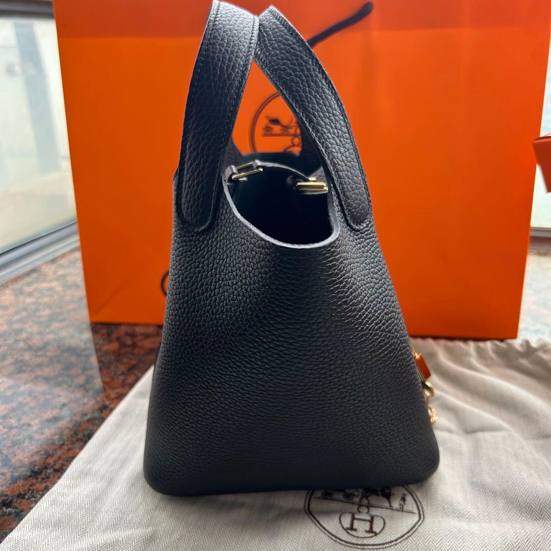 黒レザートートバッグ ゴールド金具付き