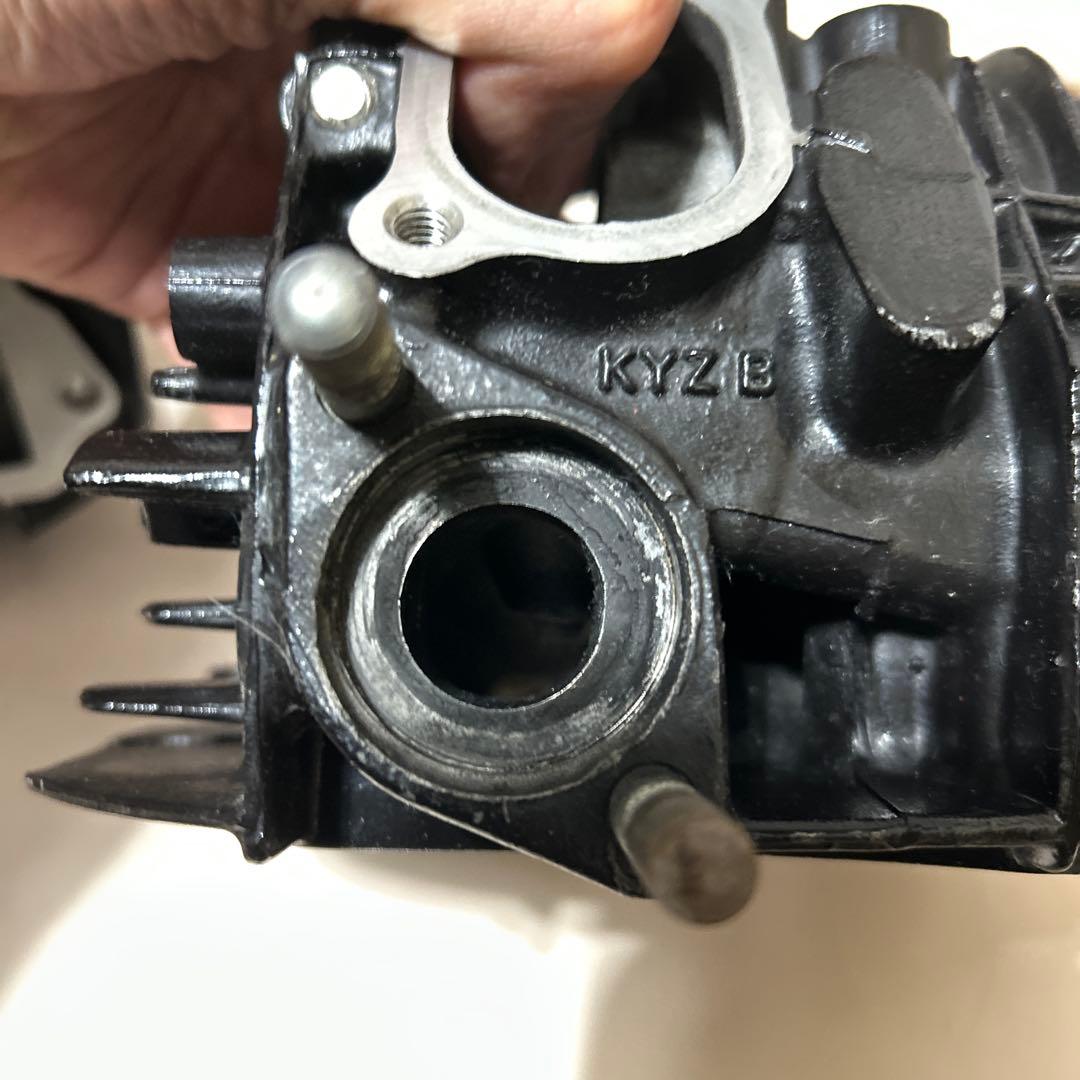 グロム　シリンダーヘッド