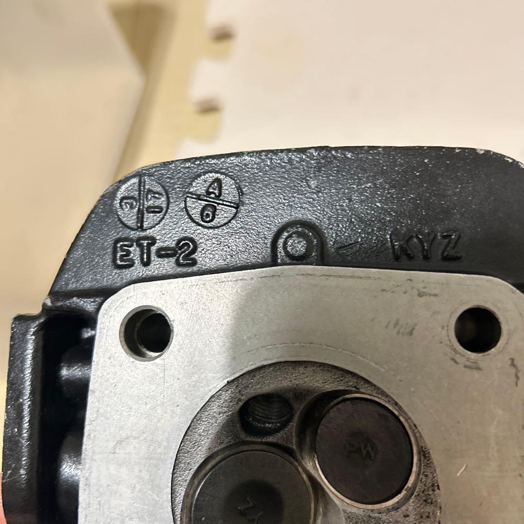 グロム　シリンダーヘッド