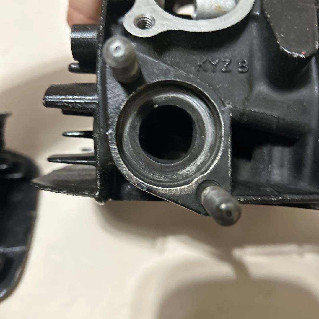 グロム　シリンダーヘッド