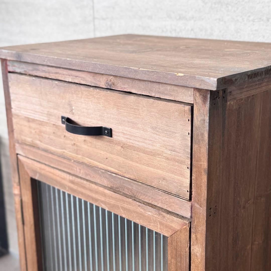 木製ヴィンテージスタイルガラスキャビネット