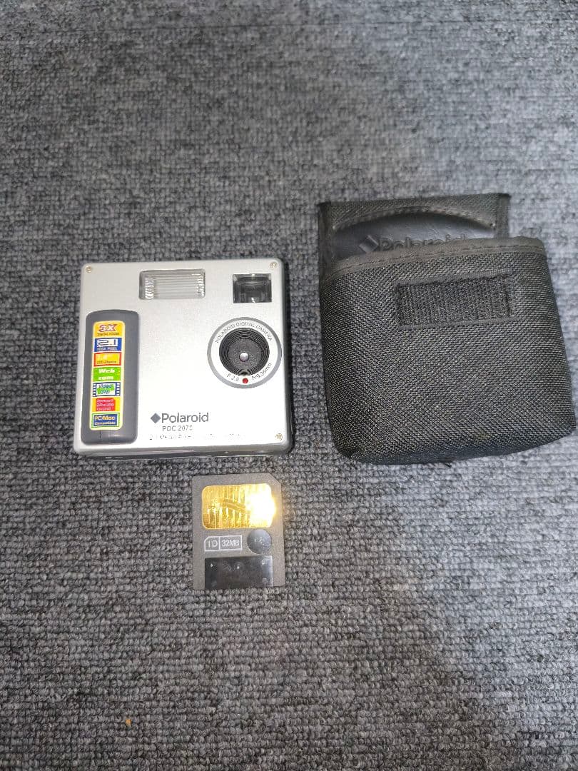 Polaroid コンパクトデジタルカメラ PDC2070 ケース・メモリー付