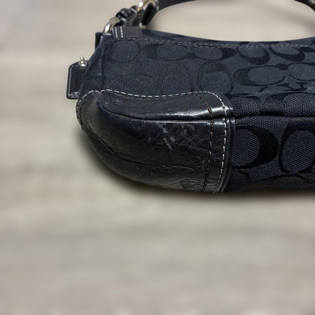 黒いキャンバスショルダーバッグ