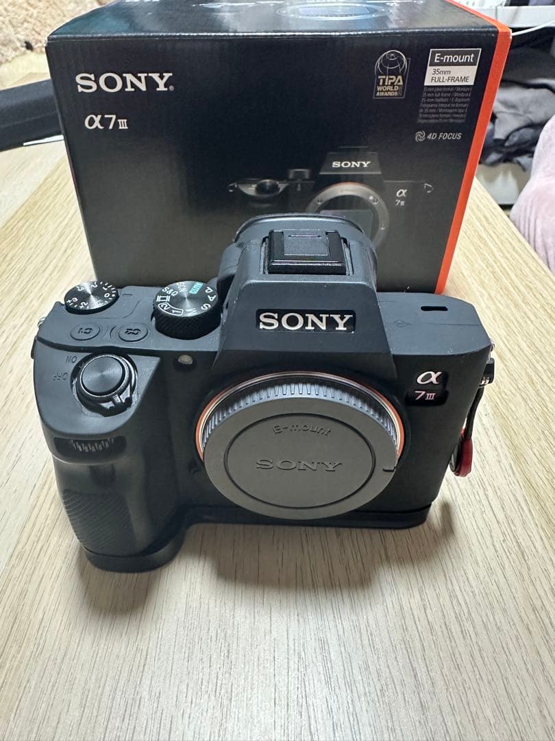 美品　SONY α7 III ミラーレス一眼 本体 箱付き
