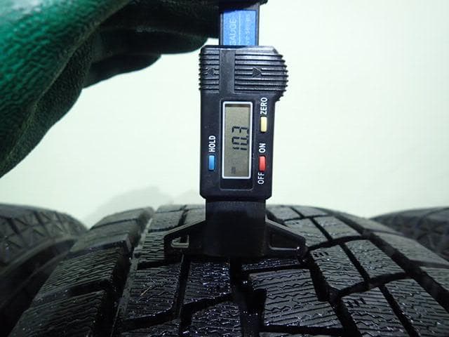 B1039【送料無料】スタッドレスタイヤ 225/65R17 4本セット