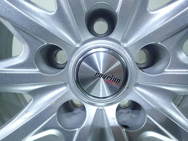 B1039【送料無料】スタッドレスタイヤ 225/65R17 4本セット