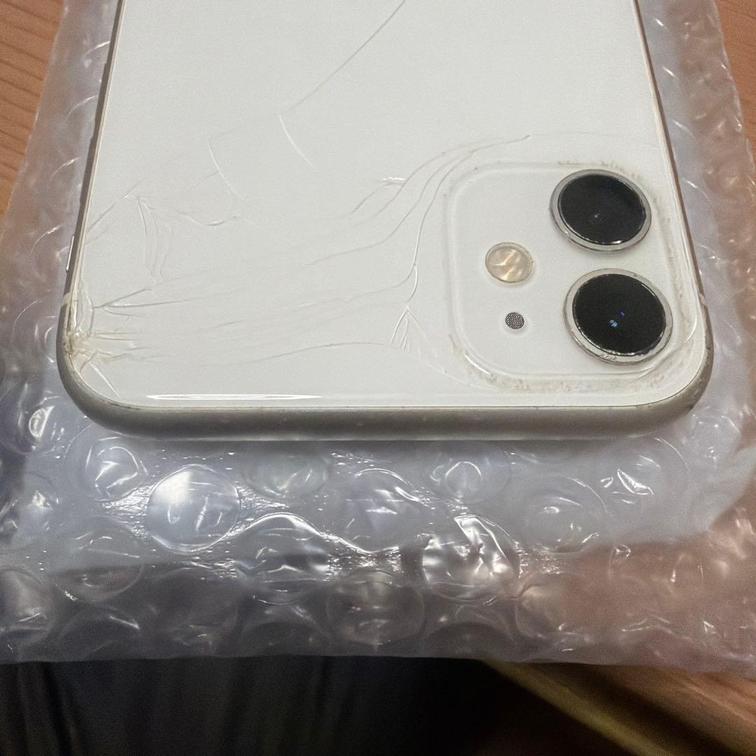 Apple iPhone 11 ホワイト 本体