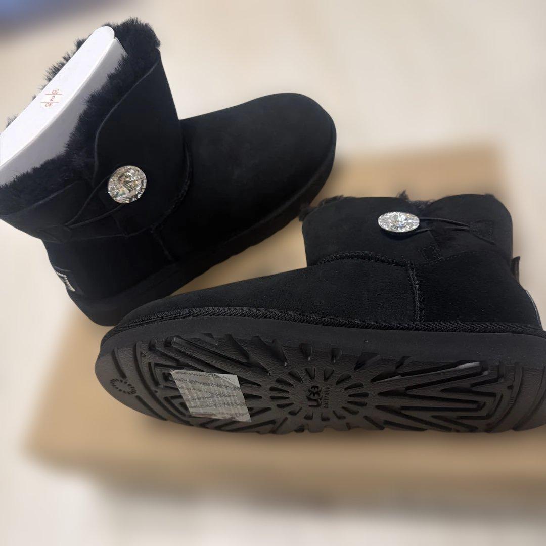 UGG ブラック ムートンブーツ・スワロフスキー