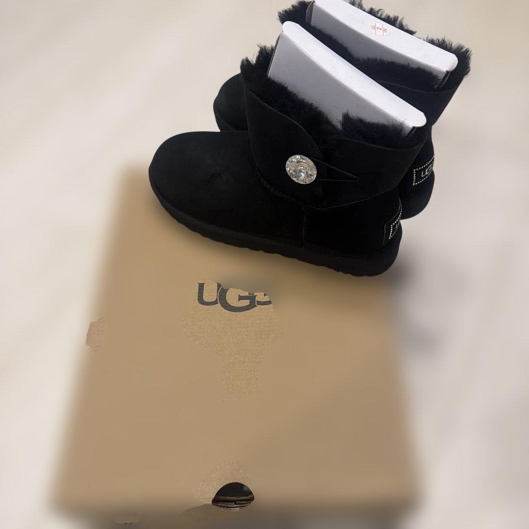 UGG ブラック ムートンブーツ・スワロフスキー