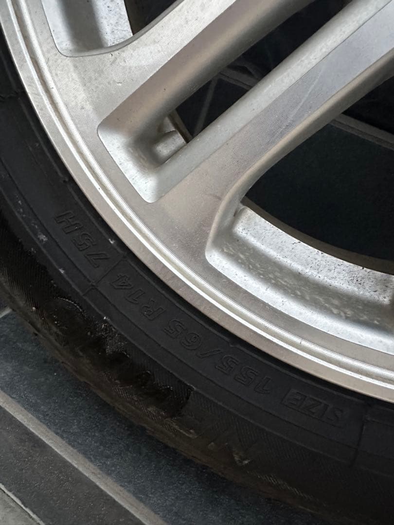 かたつもり　ホンダ　N-BOX タイヤ　ホイールセット