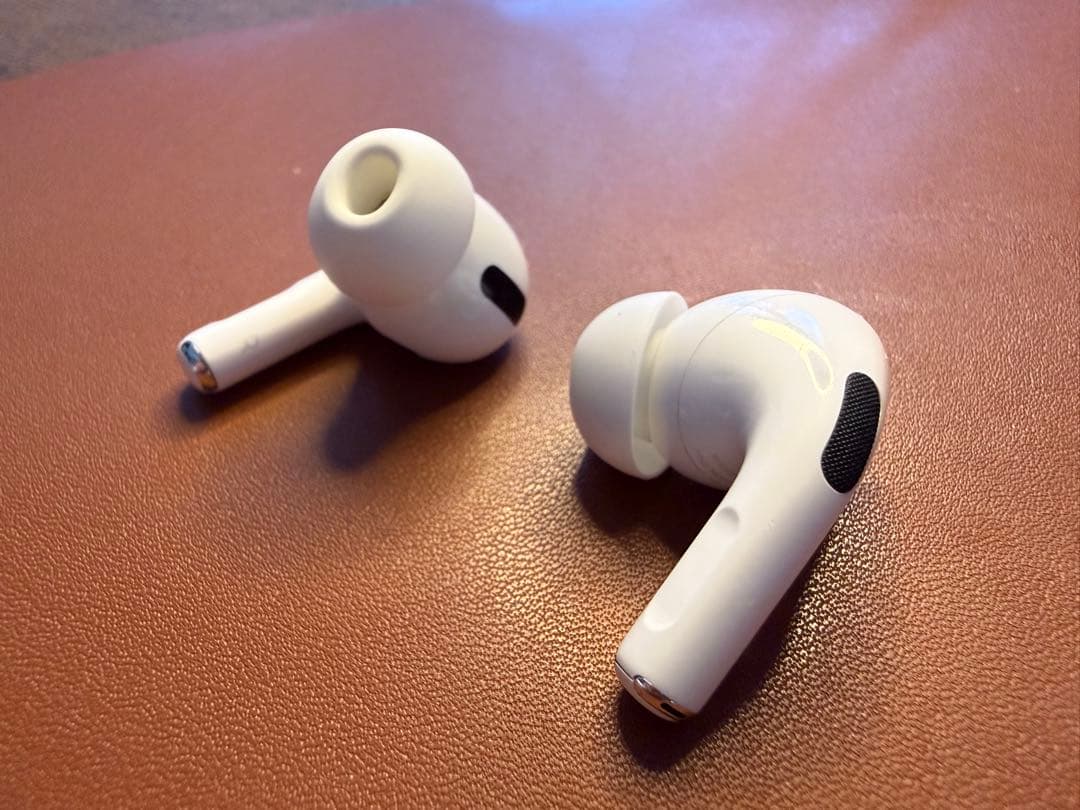 AirPods Pro（付属品付き）