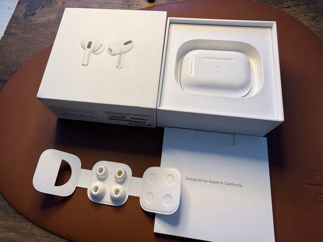 AirPods Pro（付属品付き）