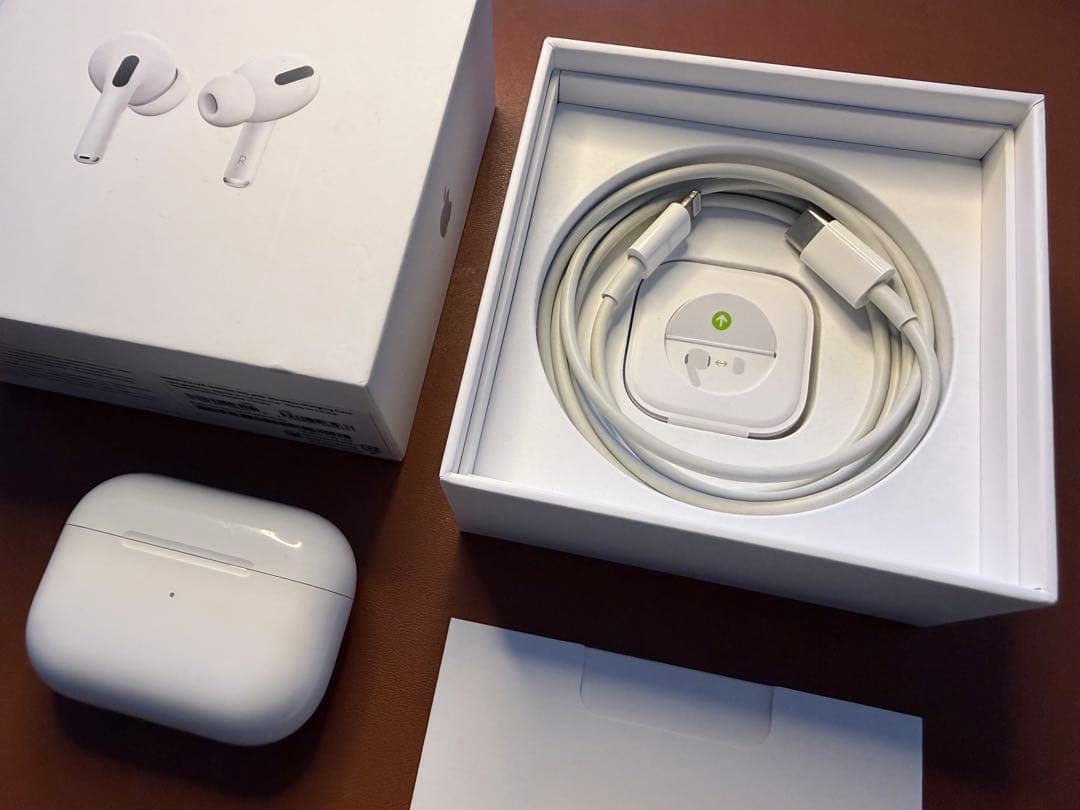 AirPods Pro（付属品付き）