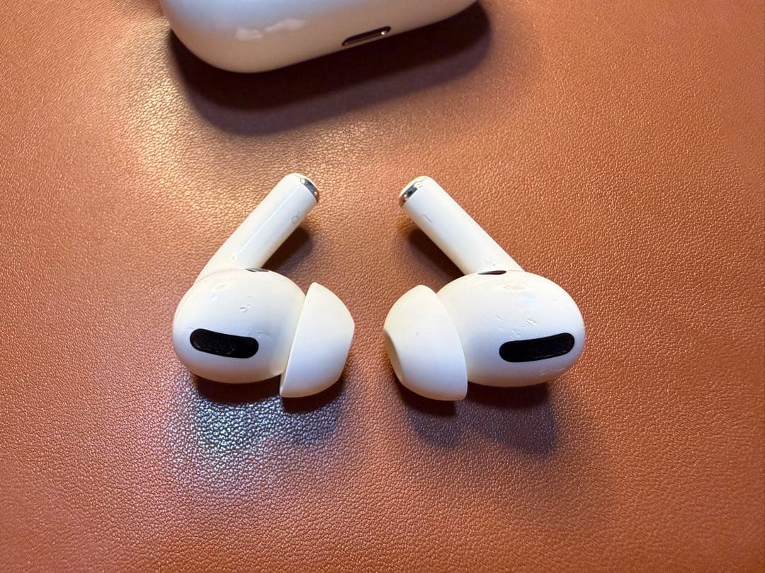 AirPods Pro（付属品付き）