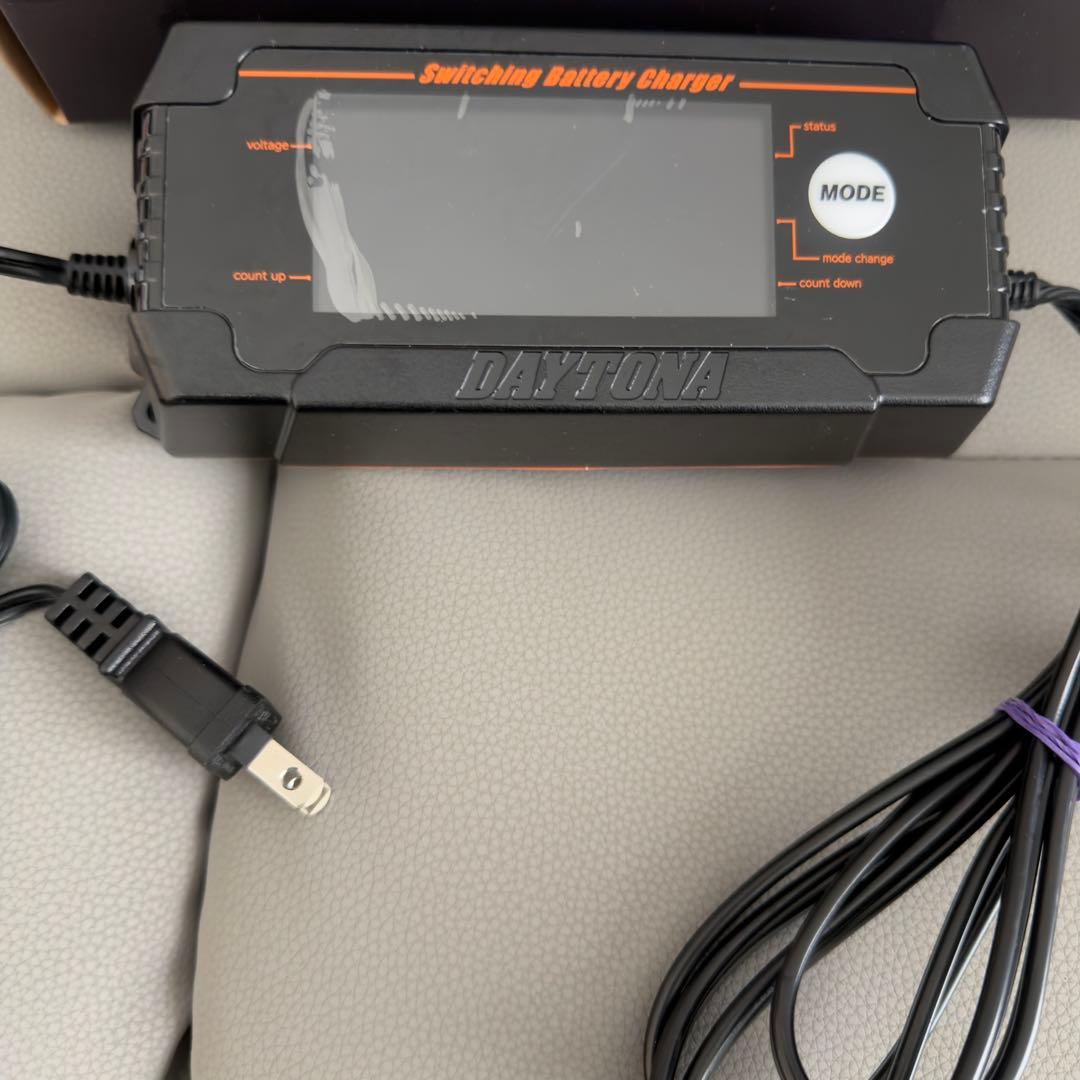 アクセサリー DAYTONA12VSwitching Battery Charger91875