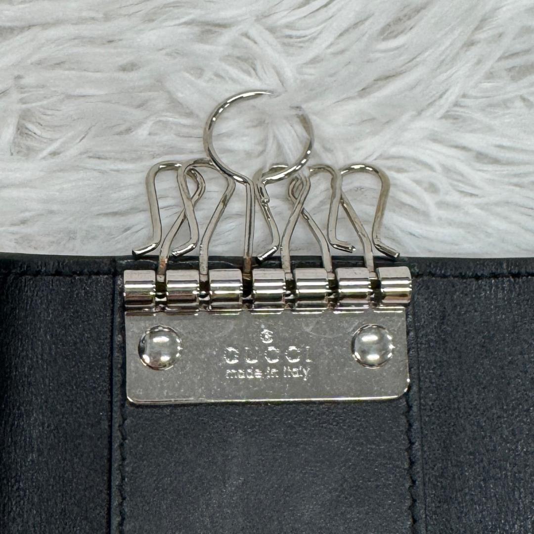 【極美品】グッチ 黒　GG エンボス　6連 キーケース GUCCI 箱付