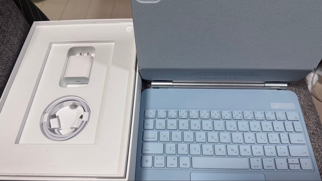 iPad Air M3 128GB Wi-Fi キーボードとケースおまけ付き