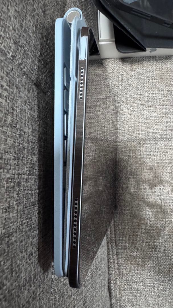 iPad Air M3 128GB Wi-Fi キーボードとケースおまけ付き