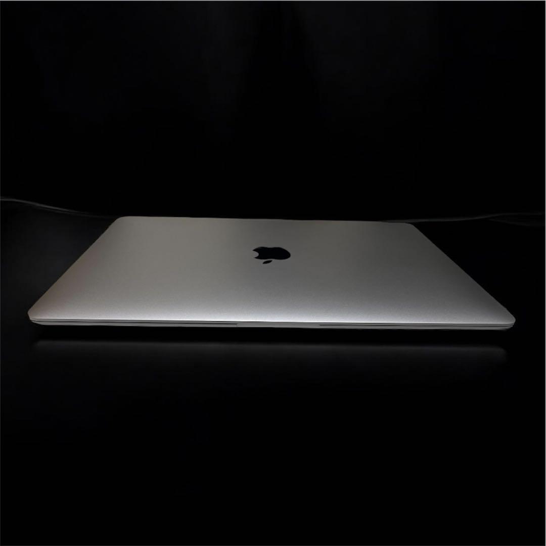 d*i様 ほぼ未使用美品 MacBook Air i3 8GB 256GB 20