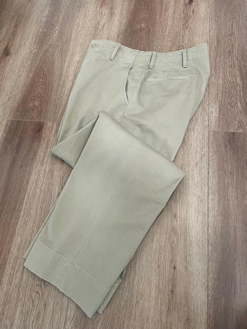 COMOLI｜ KHAKI チノパンツ｜②