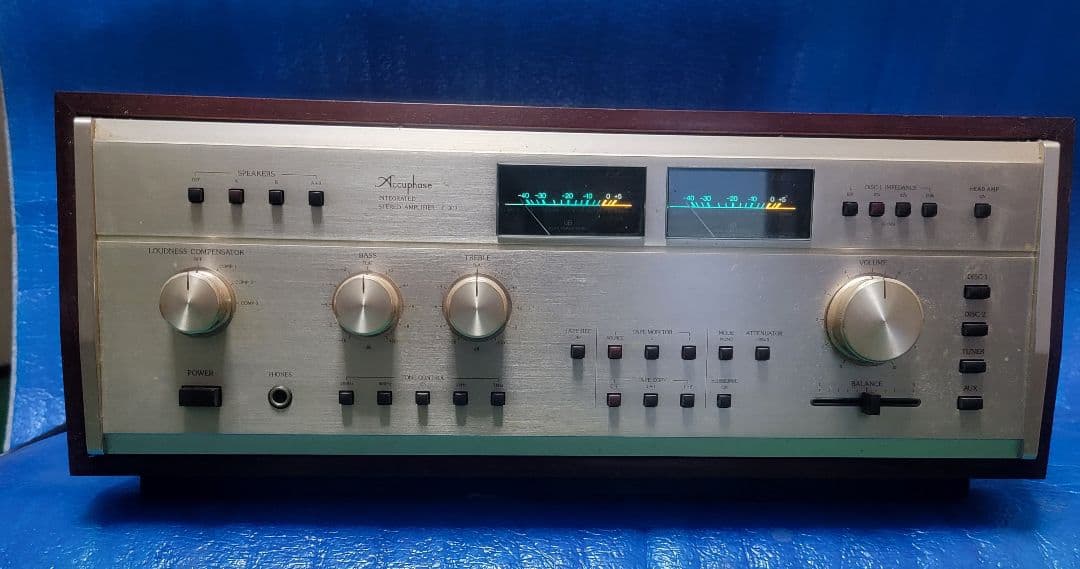 Accuphase（アキュフェーズ）プリメインアンプ E-303通電のみ確認済み