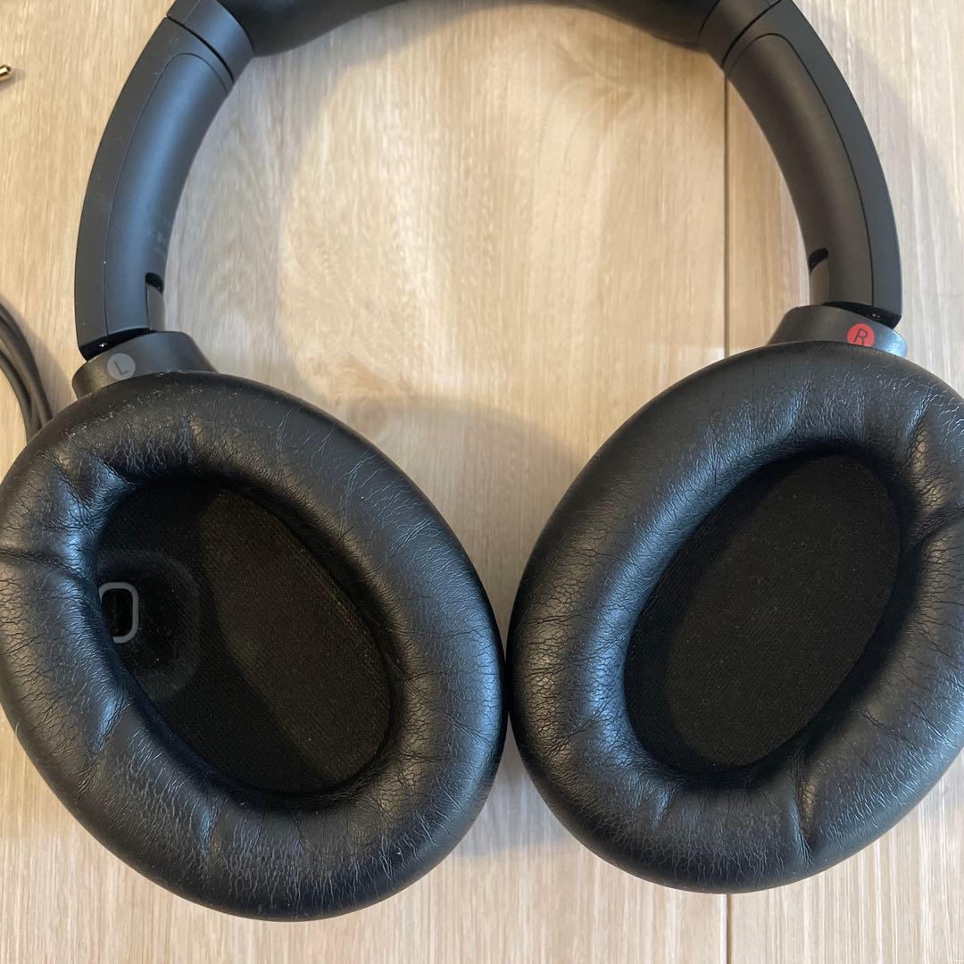 SONY WH 1000 XM4 ワイヤレスヘッドホン　ケースあり