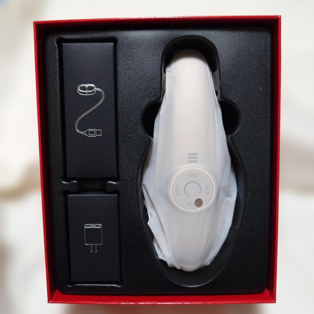 Éclat 美顔器 ホワイト 充電器付き