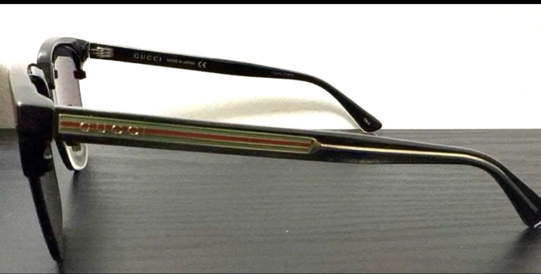 美品　GUCCI スクエアフレーム メタル サングラス