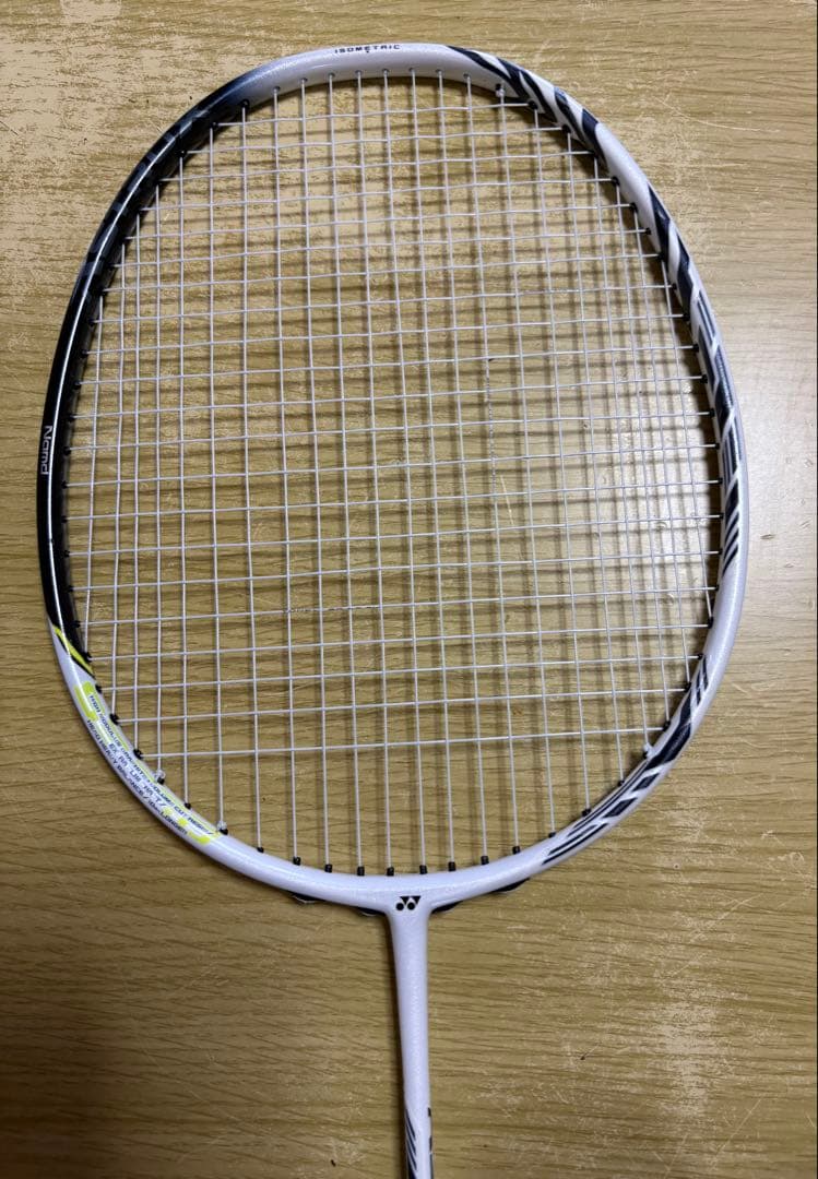 ヨネックス アストロクス99プロ バドミントンラケット 4UG5 極美品