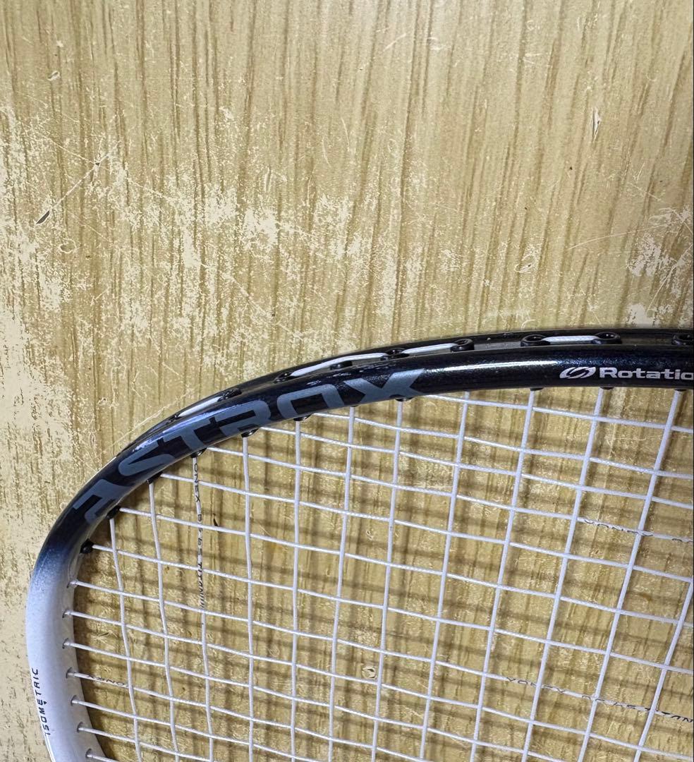 ヨネックス アストロクス99プロ バドミントンラケット 4UG5 極美品