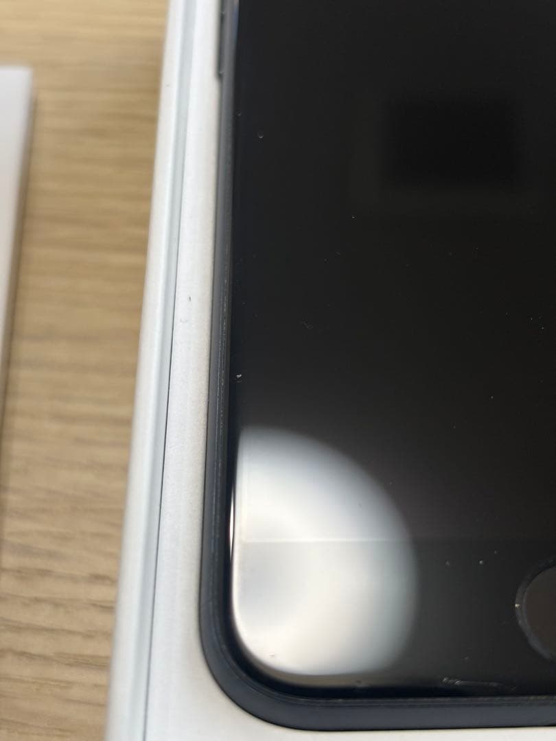 iPhone SE (第2世代) ブラック本体