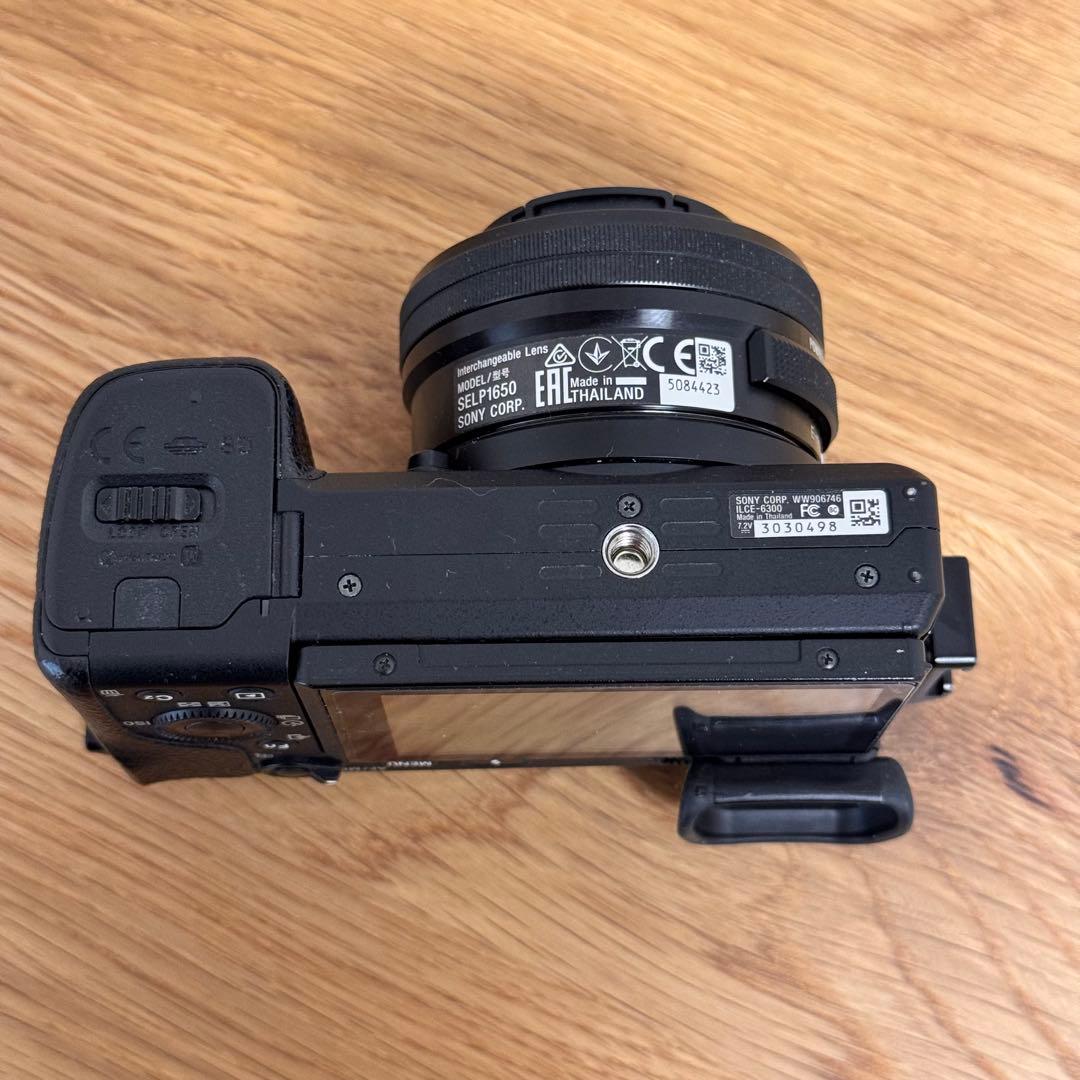 【最安値】ソニー　α6300 ミラーレス一眼カメラ　ILCE-6300 レンズ付