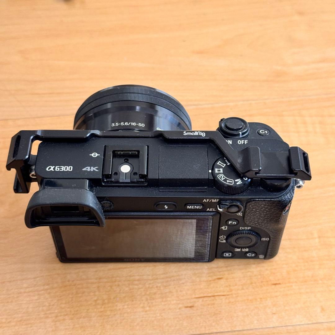 【最安値】ソニー　α6300 ミラーレス一眼カメラ　ILCE-6300 レンズ付